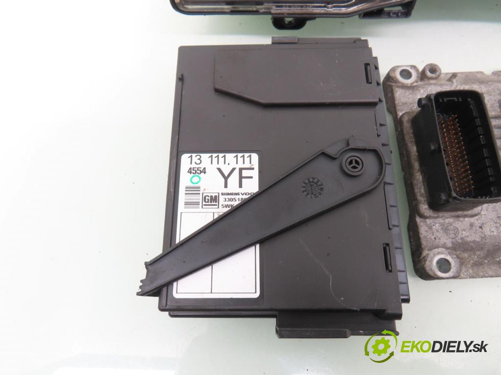 OPEL MERIVA A nadwozie wielkoprzestrzenne (MPV) (X03) MINIVAN 2005 66,00 1.4 16V Twinport - Z 14 XEP 1364,00 spínačka / imobilizéra IMMO / řídící jednotka 0261208255