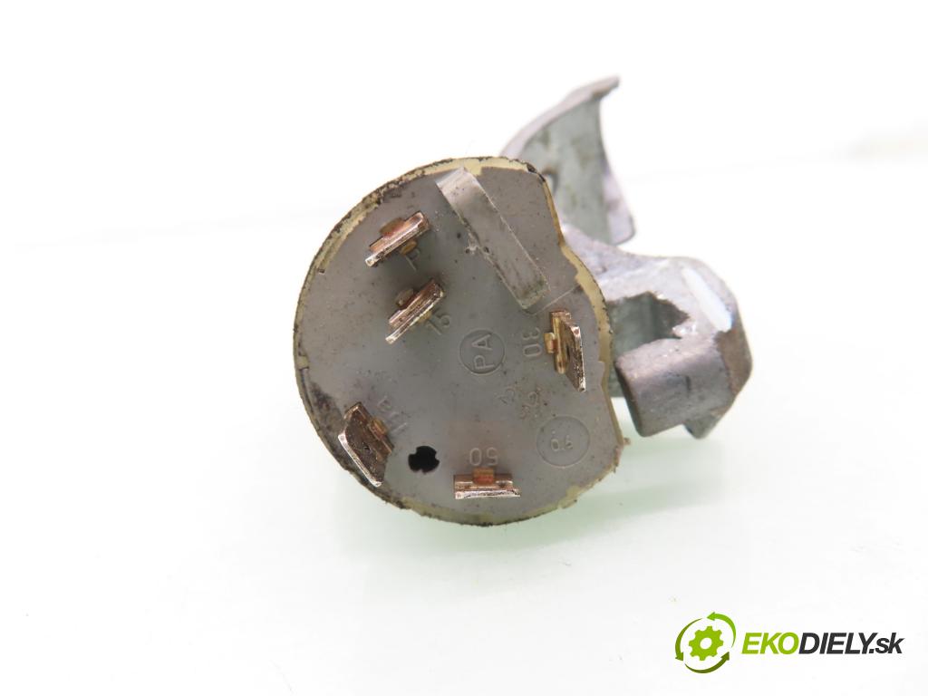 OPEL ASTRA F (T92) HB 1995 60,00 1.7 TDS - 17 DT (TC4EE1) 1686,00 spinačka 90069214 ; 90069215 ; 90191412 (Spínacia skrinka)