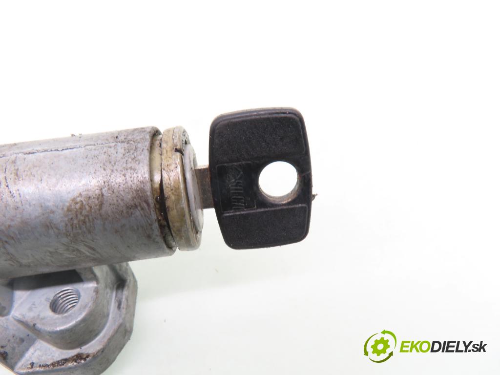 OPEL ASTRA F (T92) HB 1995 60,00 1.7 TDS - 17 DT (TC4EE1) 1686,00 spinačka 90069214 ; 90069215 ; 90191412 (Spínacia skrinka)