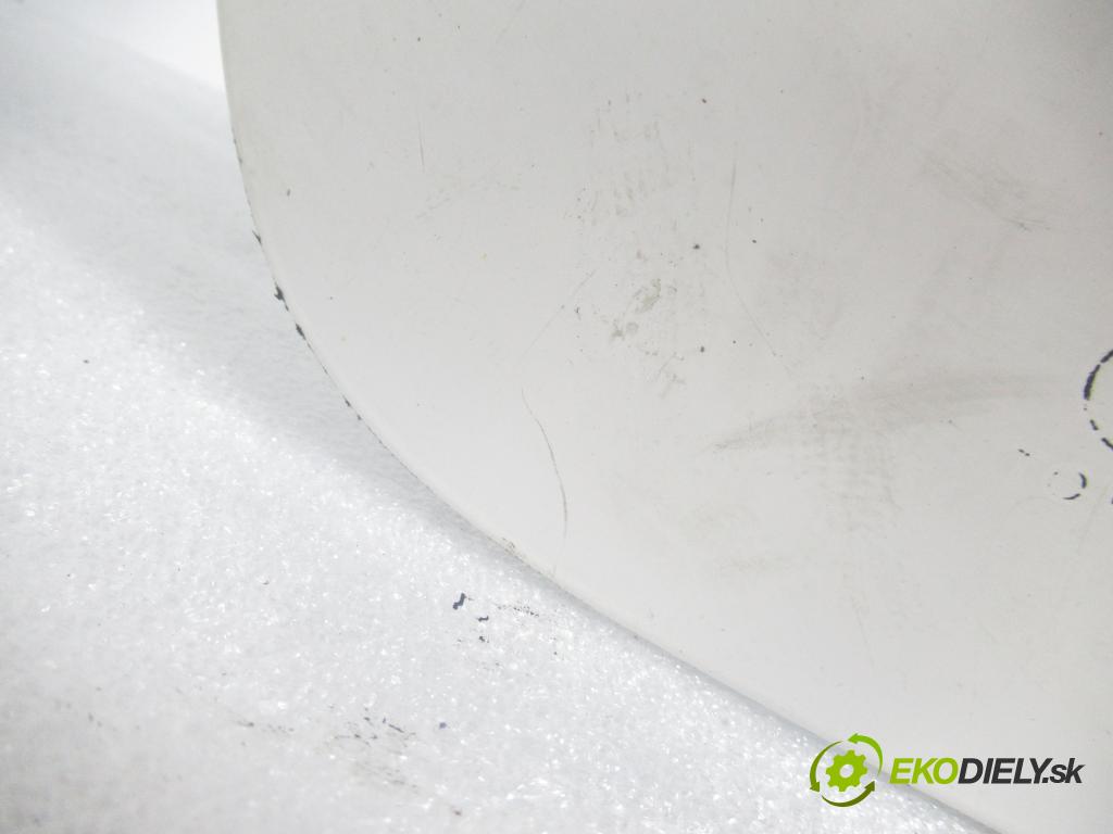 TOYOTA AURIS (_E15_) HB 2009 74,00 1.33 Dual-VVTi 101 - 1NR-FE 1329,00 kapota kufr HB 5D