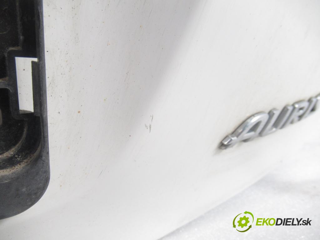 TOYOTA AURIS (_E15_) HB 2009 74,00 1.33 Dual-VVTi 101 - 1NR-FE 1329,00 kapota kufr HB 5D