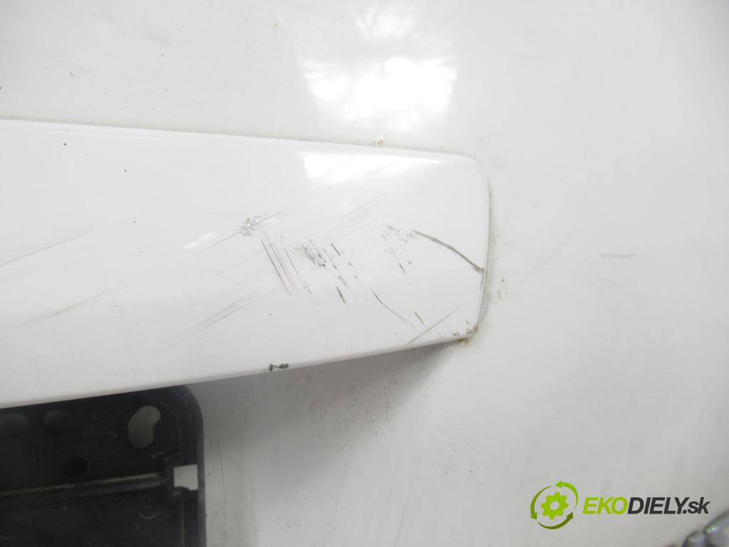 TOYOTA AURIS (_E15_) HB 2009 74,00 1.33 Dual-VVTi 101 - 1NR-FE 1329,00 kapota kufr HB 5D