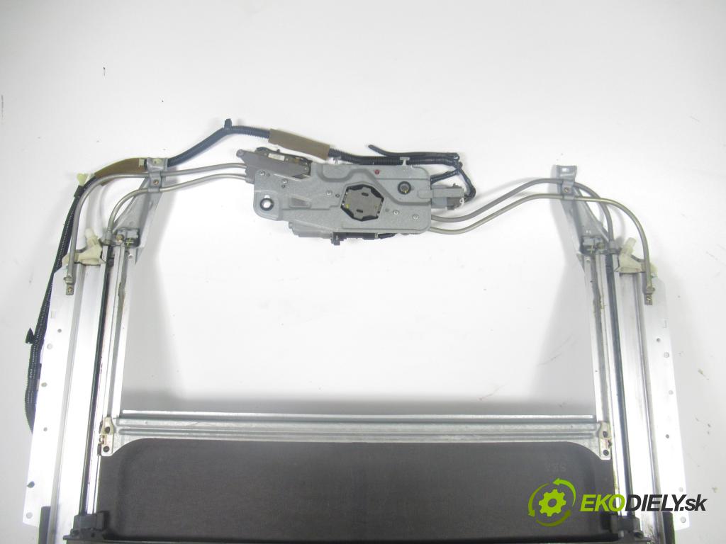 HONDA ACCORD VII (CL, CN) SEDAN 2005 140,00 2.4 (CL9) - K24A3 2354,00 střešní okno  (Sklo karoserie)