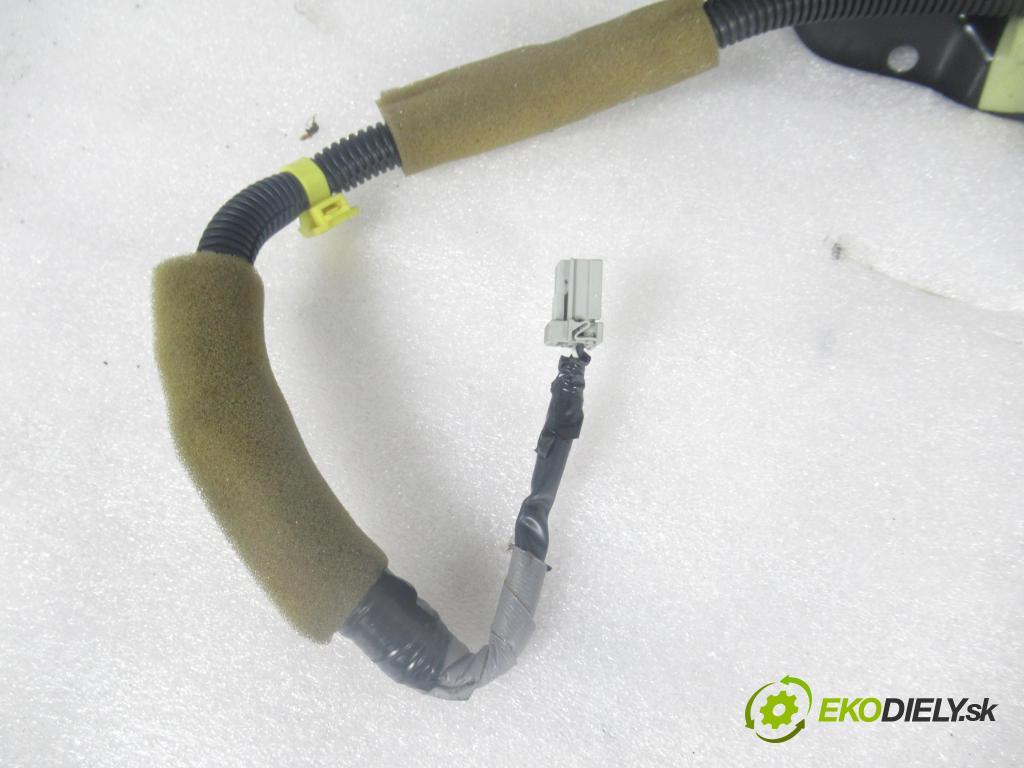 HONDA ACCORD VII (CL, CN) SEDAN 2005 140,00 2.4 (CL9) - K24A3 2354,00 střešní okno  (Sklo karoserie)