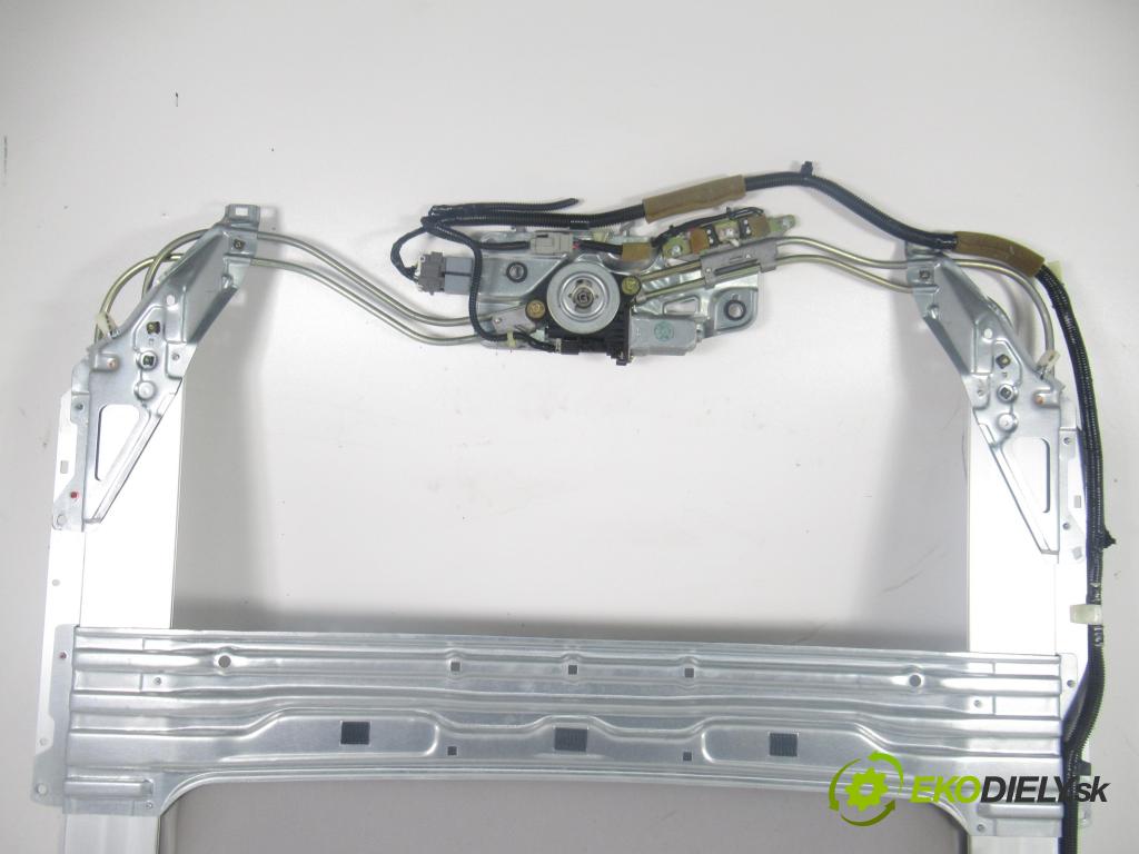 HONDA ACCORD VII (CL, CN) SEDAN 2005 140,00 2.4 (CL9) - K24A3 2354,00 střešní okno  (Sklo karoserie)