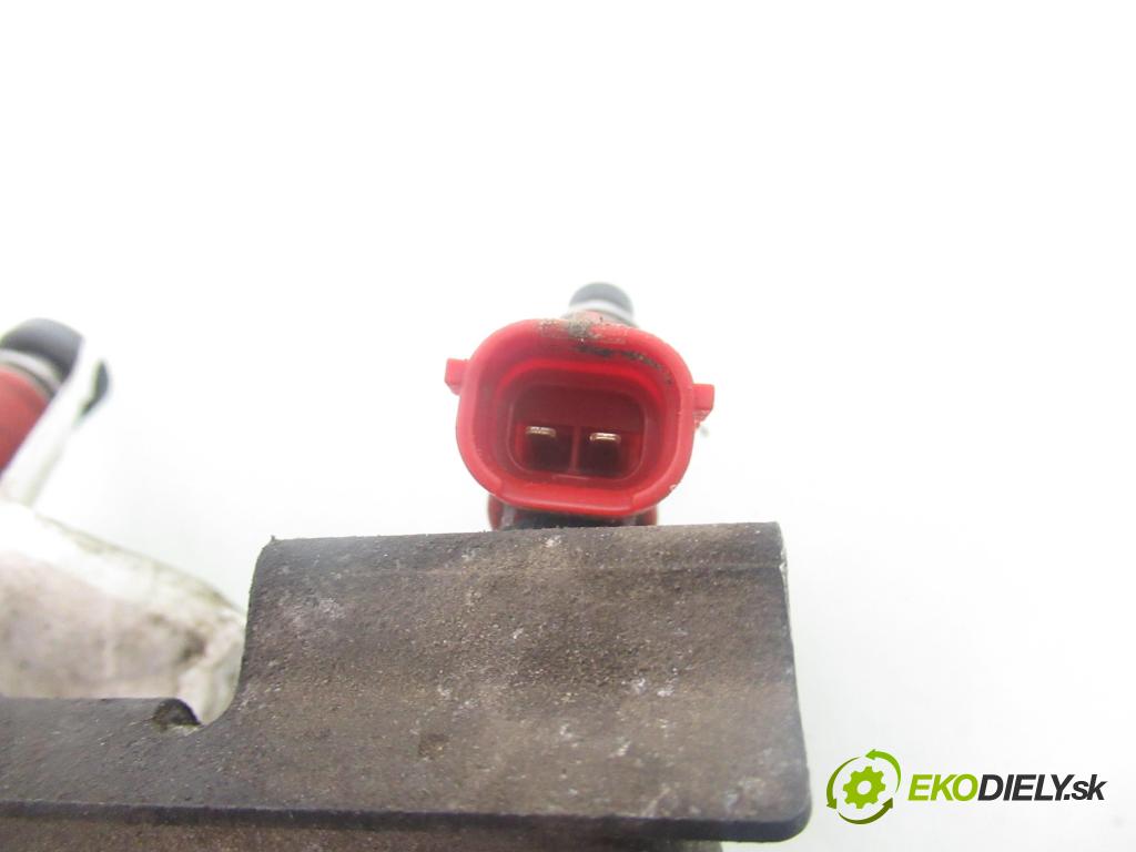 SUZUKI SWIFT III (MZ, EZ) HB 2006 75,00 1.5 (RS 415) - M15A 1490,00 lišta vstřikovací  (Vstřikovací lišta)