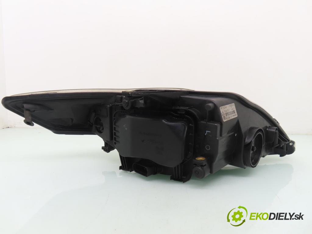 FORD MONDEO IV (BA7) LIFTBACK 2011 103,00 2.0 TDCi 140 - QXBA 1997,00 světlo LP 7S7113W030EB