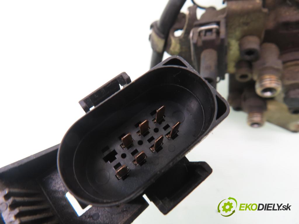 VW PASSAT B5 Variant (3B5) KOMBI 1998 66,00 1.9 TDI 90 - AHU 1896,00 Pumpa vstrekovacia 0460404971 ; 028130115M (Vstrekovacie čerpadlo)