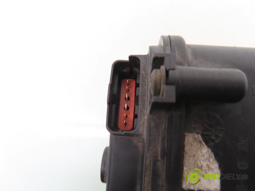 RENAULT CLIO II (BB_, CB_) HB 2002 72,00 1.4 16V (B/CB0P) - K4J 710 1390,00 Škrtiaca klapka 8200061066D ; 8200059268 (Škrtiaca klapka)