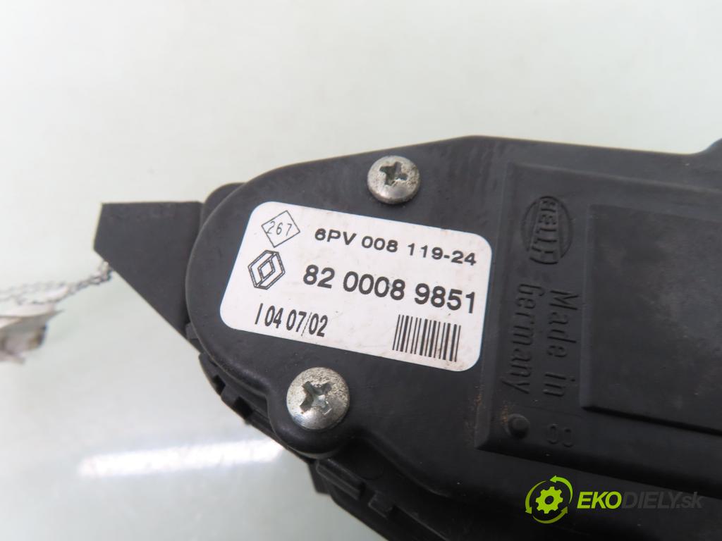 RENAULT CLIO II (BB_, CB_) HB 2002 72,00 1.4 16V (B/CB0P) - K4J 710 1390,00 Potenciometer plynu 8200089851 ; 6PV00811924 (Potenciometer plynového pedálu)