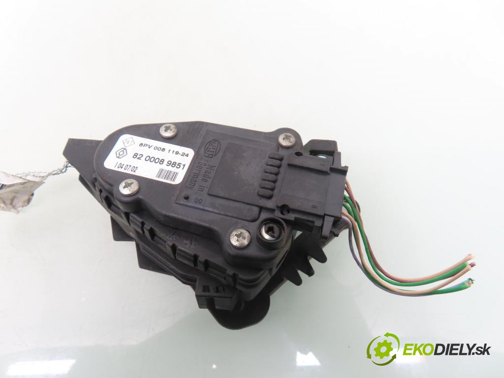 RENAULT CLIO II (BB_, CB_) HB 2002 72,00 1.4 16V (B/CB0P) - K4J 710 1390,00 Potenciometer plynu 8200089851 ; 6PV00811924 (Potenciometer plynového pedálu)