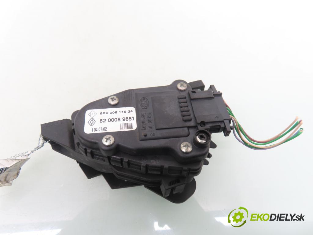 RENAULT CLIO II (BB_, CB_) HB 2002 72,00 1.4 16V (B/CB0P) - K4J 710 1390,00 Potenciometer plynu 8200089851 ; 6PV00811924 (Potenciometer plynového pedálu)