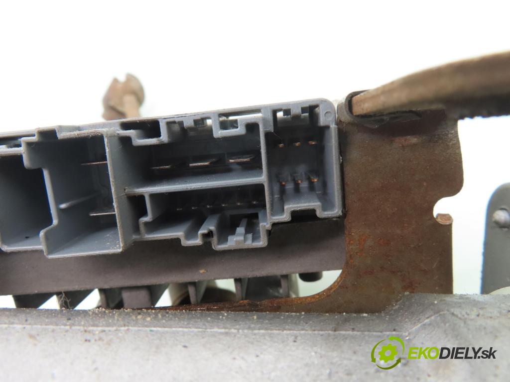 FIAT PUNTO (188_) HB 2003 44,00 1.2 60 - 188 A4.000 1242,00 SLOUPEC / PODPORA elektrický 26099236 ; 26099237