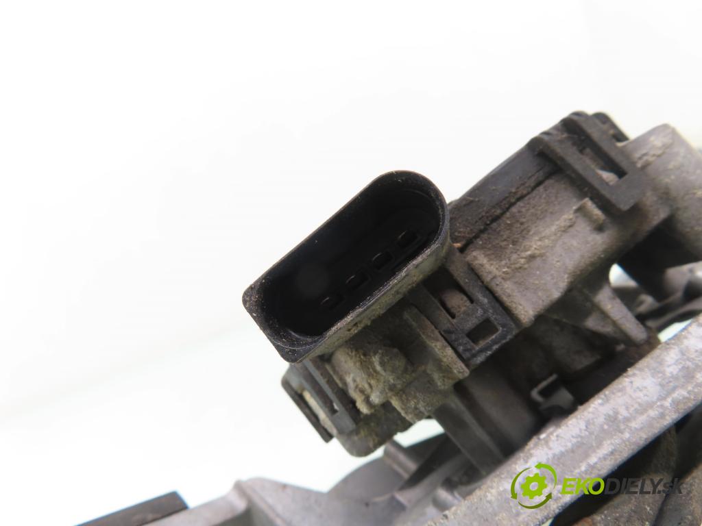 FORD MONDEO IV (BA7) LIFTBACK 2011 103,00 2.0 TDCi 140 - QXBA 1997,00 MECHANISMUS/ motorek stěračů 7S7117508AB ; 7S7117504AD ; 7S7117504AD