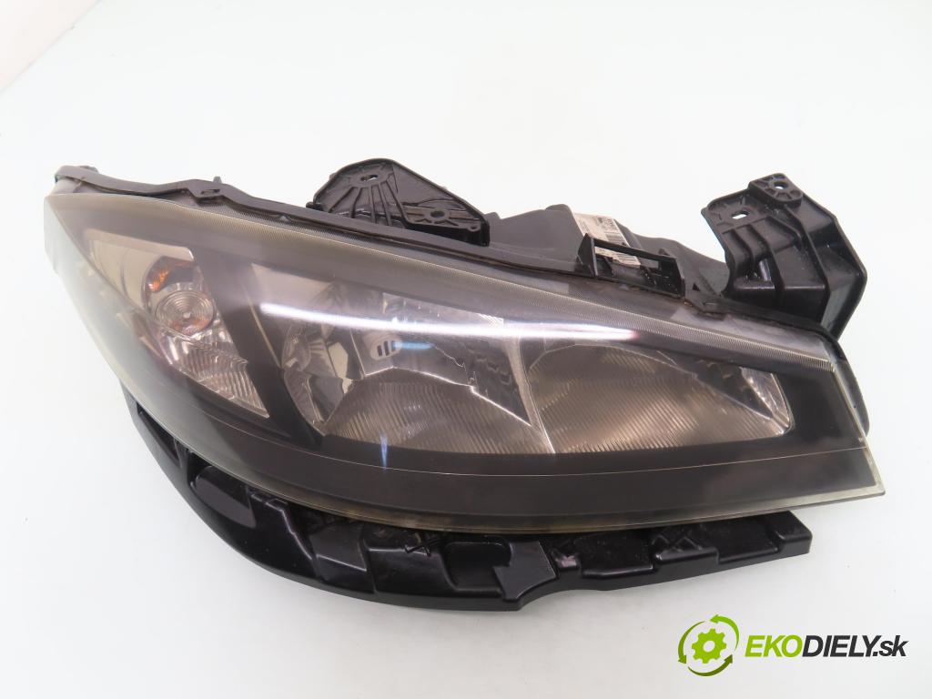 RENAULT LAGUNA II Grandtour (KG0/1_) KOMBI 2006 88,00 1.9 dCi (KG0G) - F9Q 670 1870,00 světlo PP 8200481197 ; 89900470