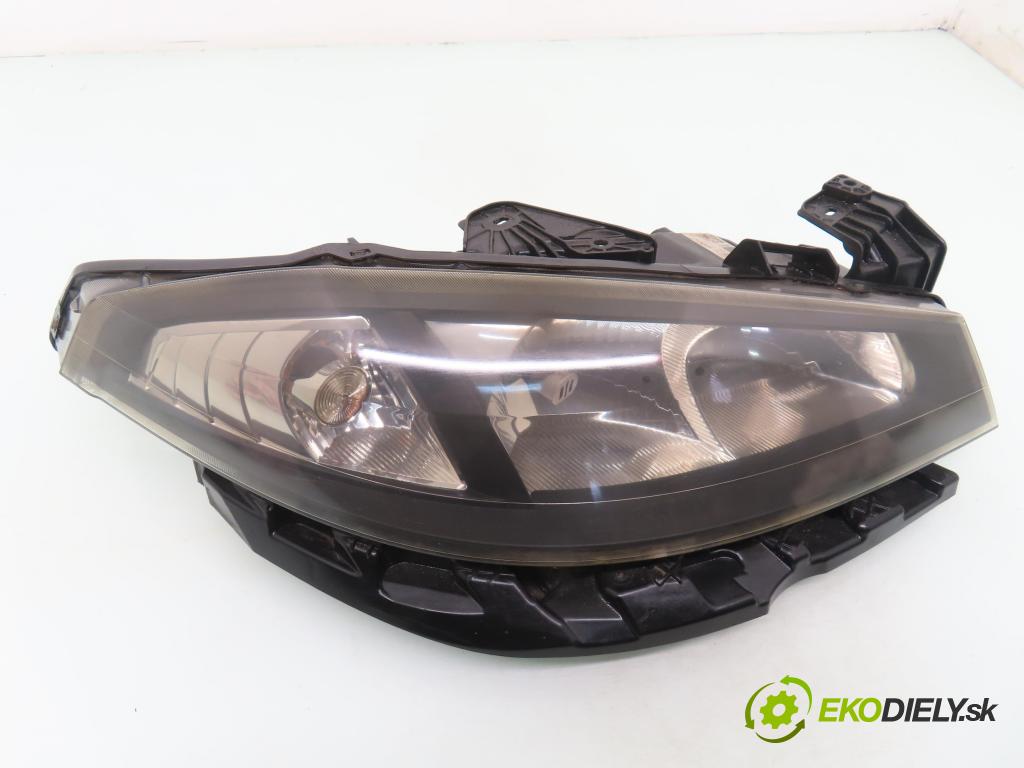 RENAULT LAGUNA II Grandtour (KG0/1_) KOMBI 2006 88,00 1.9 dCi (KG0G) - F9Q 670 1870,00 světlo PP 8200481197 ; 89900470