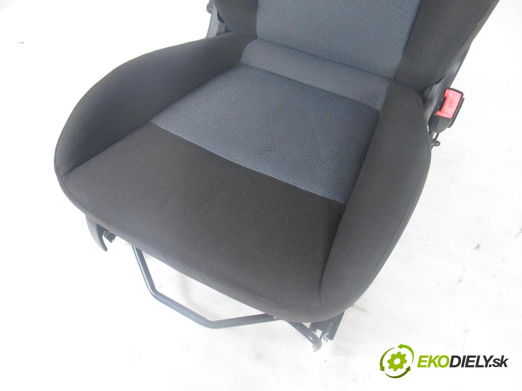 FORD MONDEO IV (BA7) LIFTBACK 2011 103,00 2.0 TDCi 140 - QXBA 1997,00 sedadlo CESTUJÍCÍ/PP