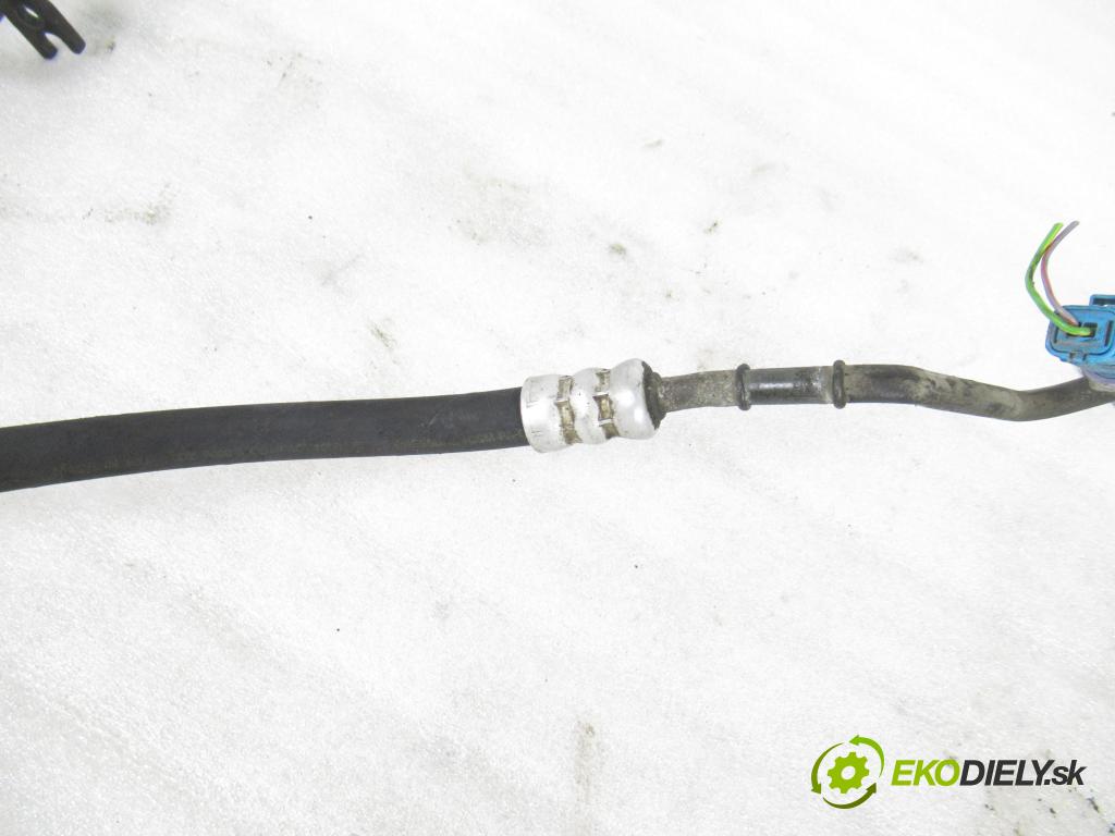 PEUGEOT 206 CC (2D) CABRIO 2002 80,00 1.6 16V - NFU 1587,00 trubka / Rúra servočerpadlo 963822480D