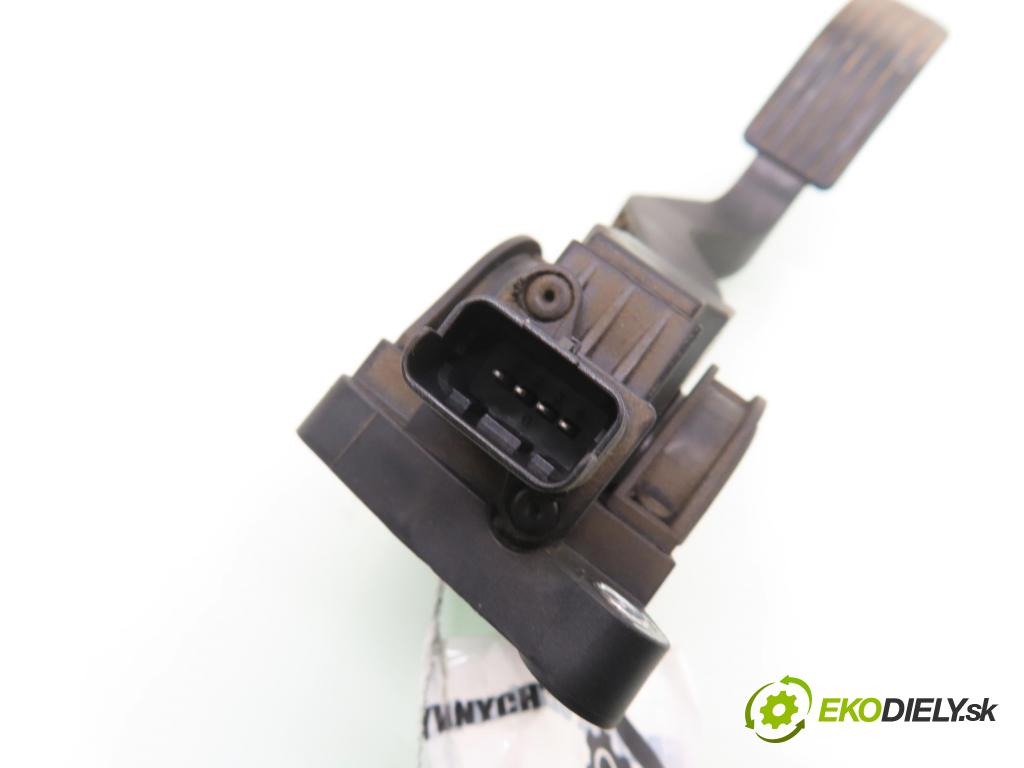 PEUGEOT 307 SW (3H) KOMBI 2003 103,00 2.0 16V - RFN (EW10J4) 1997,00 Potenciometer plynu 0280752251 ; 9646702180 (Potenciometer plynového pedálu)