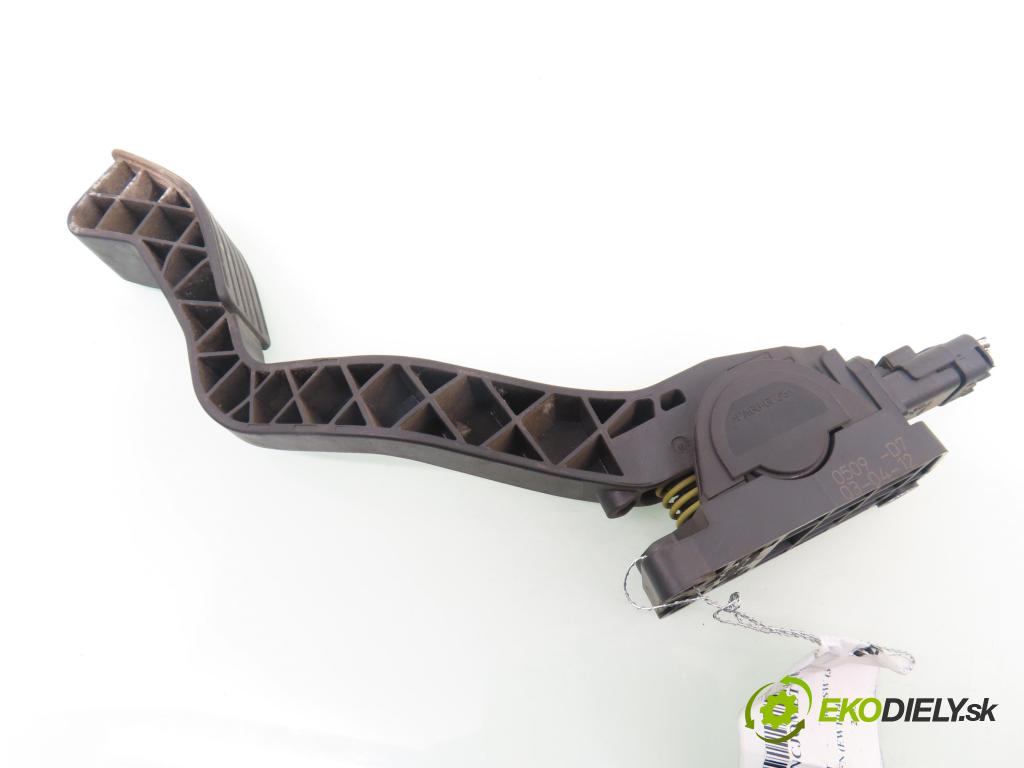 PEUGEOT 307 SW (3H) KOMBI 2003 103,00 2.0 16V - RFN (EW10J4) 1997,00 Potenciometer plynu 0280752251 ; 9646702180 (Potenciometer plynového pedálu)