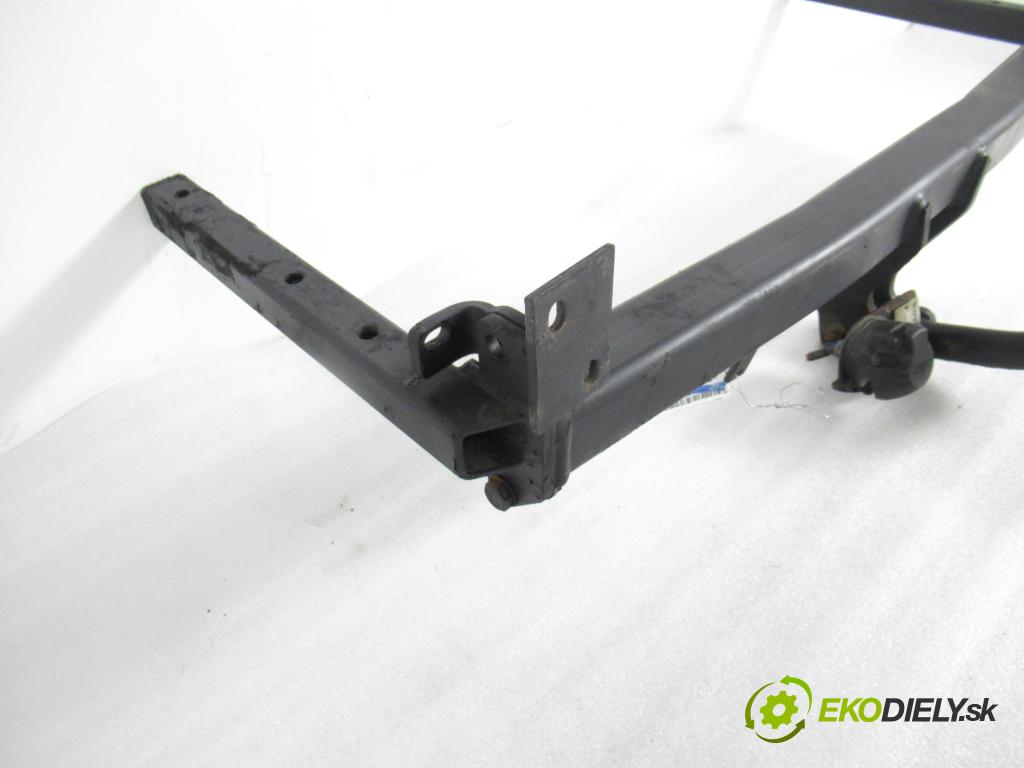 AUDI 80 (8C, B4) SEDAN 1992 85,00 2.0 E 115 - ABK 1984,00 Hák