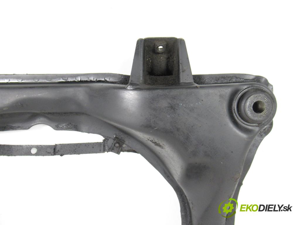 AUDI 80 (8C, B4) SEDAN 1992 85,00 2.0 E 115 - ABK 1984,00 PŘEDNÍ: