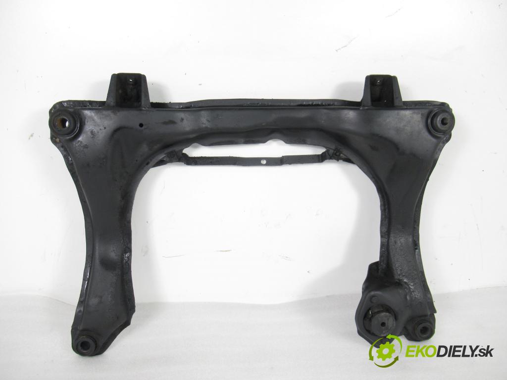 AUDI 80 (8C, B4) SEDAN 1992 85,00 2.0 E 115 - ABK 1984,00 PŘEDNÍ: