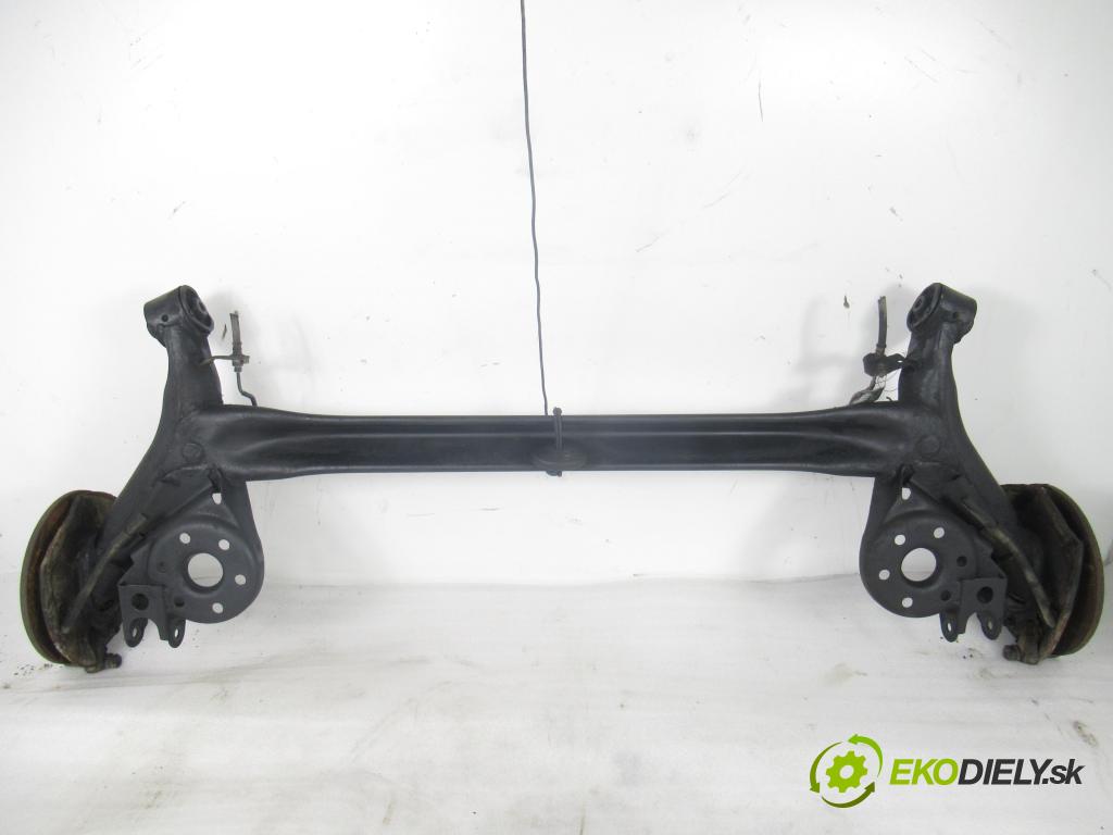 TOYOTA AURIS (_E15_) HB 2009 74,00 1.33 Dual-VVTi 101 - 1NR-FE 1329,00 výztuha zadní část ABS 