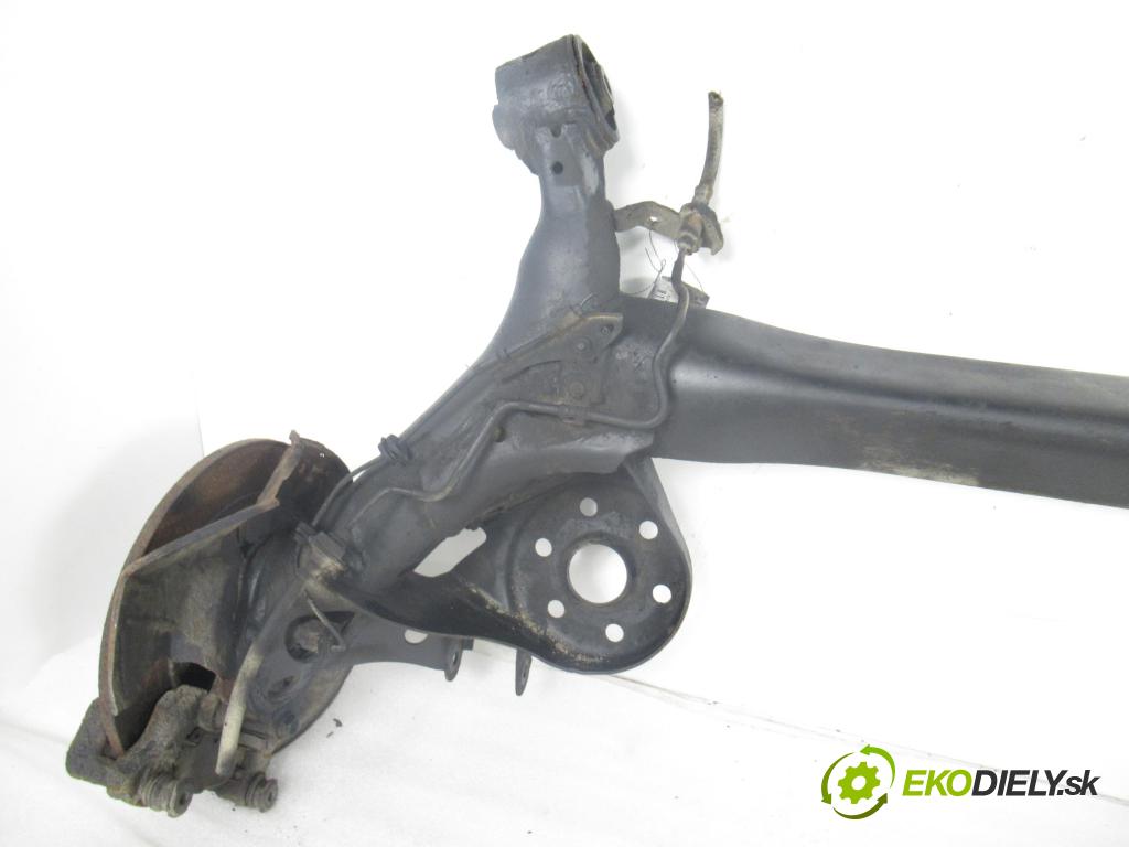 TOYOTA AURIS (_E15_) HB 2009 74,00 1.33 Dual-VVTi 101 - 1NR-FE 1329,00 Výstuha zadná ABS