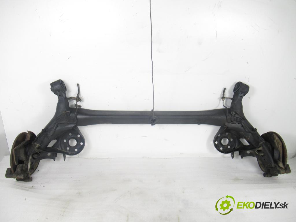 TOYOTA AURIS (_E15_) HB 2009 74,00 1.33 Dual-VVTi 101 - 1NR-FE 1329,00 Výstuha zadná ABS