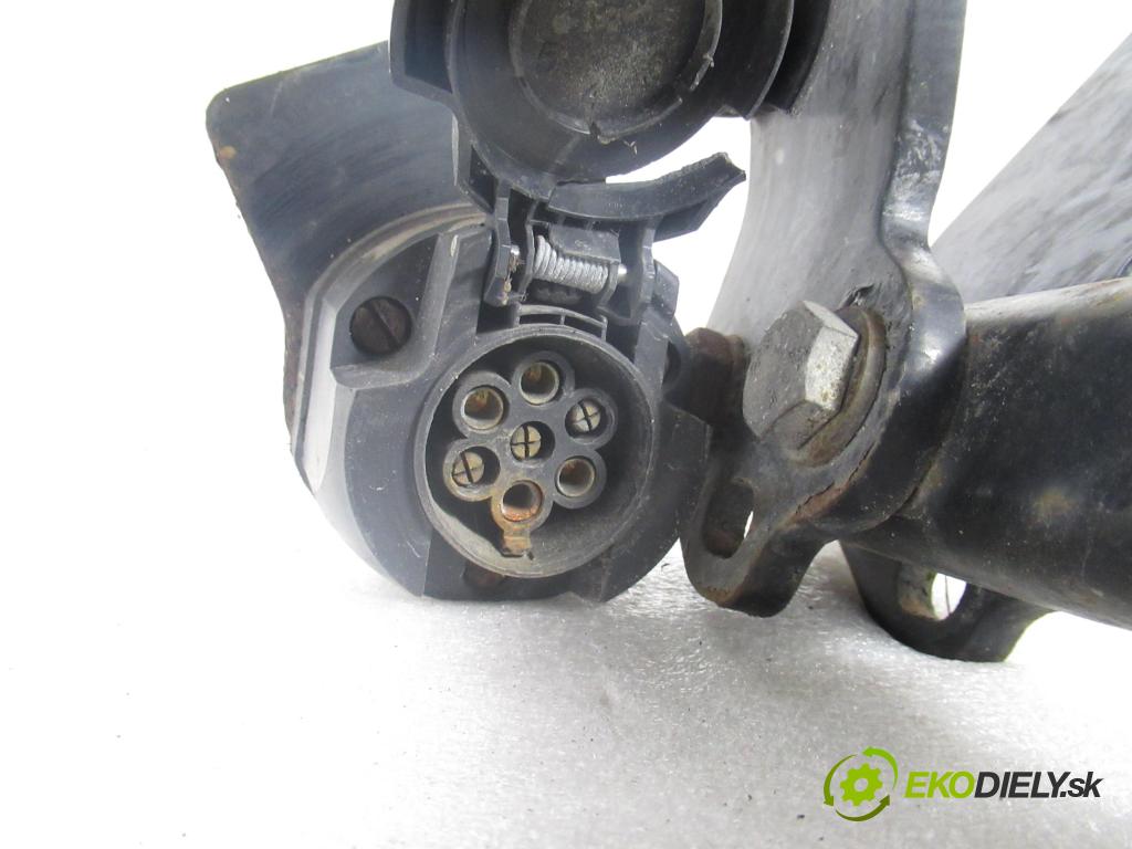 VW GOLF IV (1J1) HB 1999 74,00 1.6 - AEH 1595,00 Hák