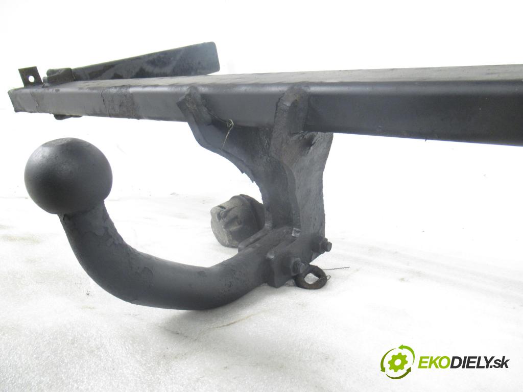 VW PASSAT B5 Variant (3B5) KOMBI 1998 66,00 1.9 TDI 90 - AHU 1896,00 Hák