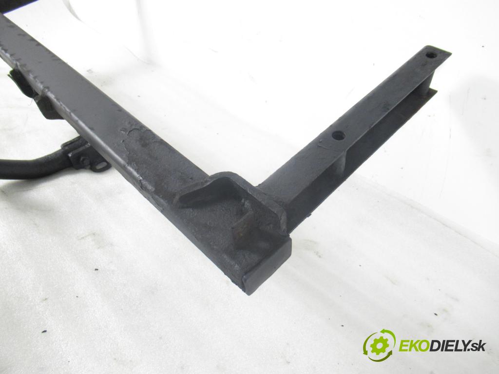 VW PASSAT B5 Variant (3B5) KOMBI 1998 66,00 1.9 TDI 90 - AHU 1896,00 Hák