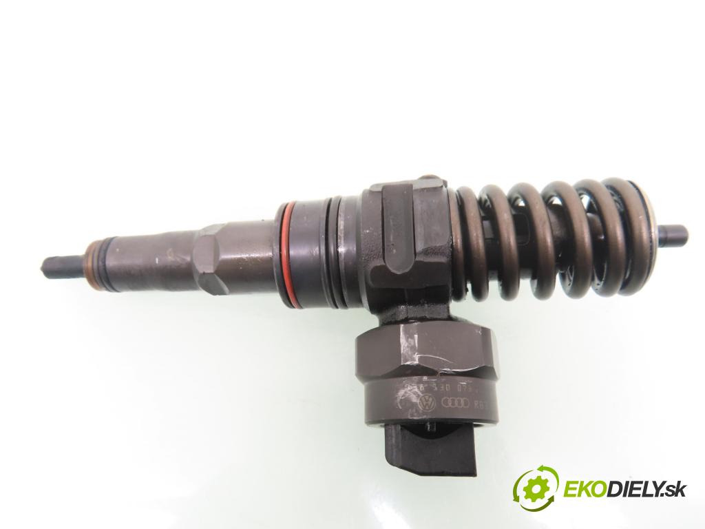 SKODA FABIA I Combi (6Y5) KOMBI 2003 74,00 1.9 TDI - ATD 1896,00 Vstrekovač 038130073J ; 0414720015 (Vstrekovač paliva)