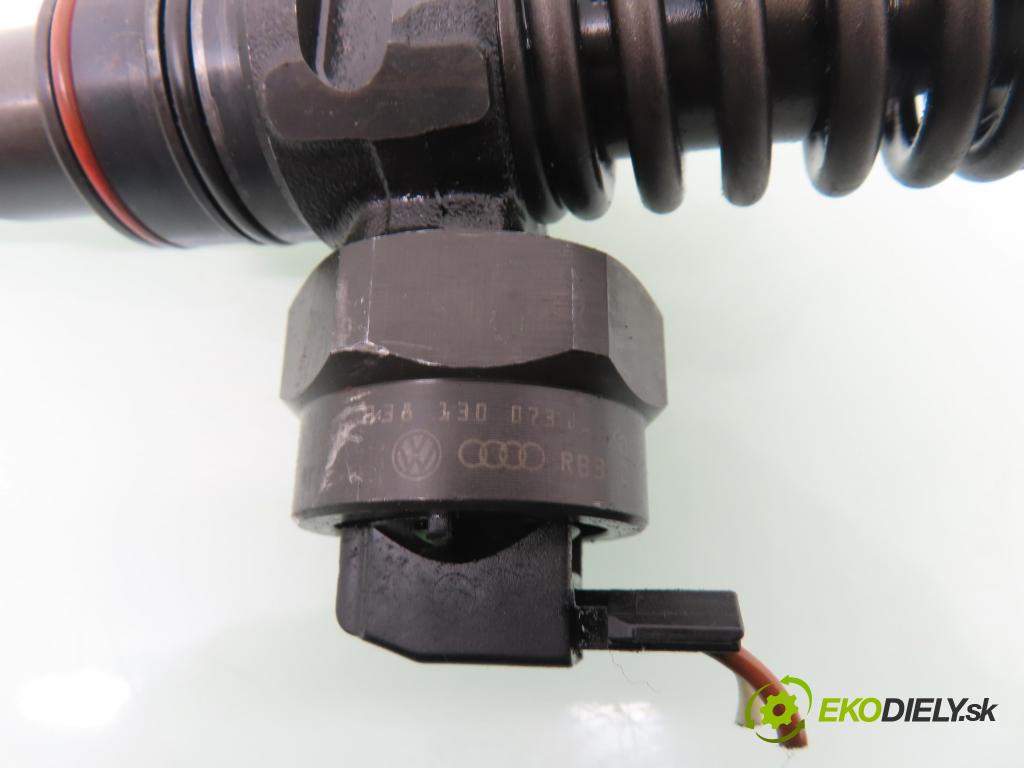 SKODA FABIA I Combi (6Y5) KOMBI 2003 74,00 1.9 TDI - ATD 1896,00 Vstrekovač 038130073J ; 0414720015 (Vstrekovač paliva)