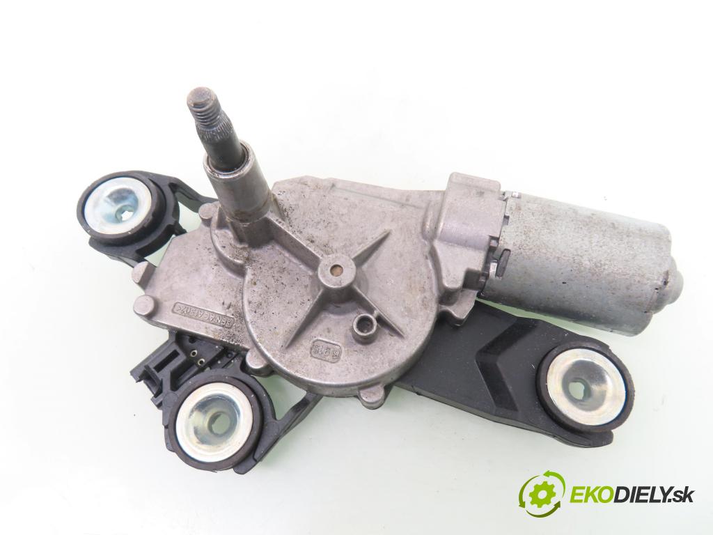 FORD MONDEO IV (BA7) LIFTBACK 2011 103,00 2.0 TDCi 140 - QXBA 1997,00 motorek stěrače ZADNÍ: 0390201212 ; 7S71A17K441AC