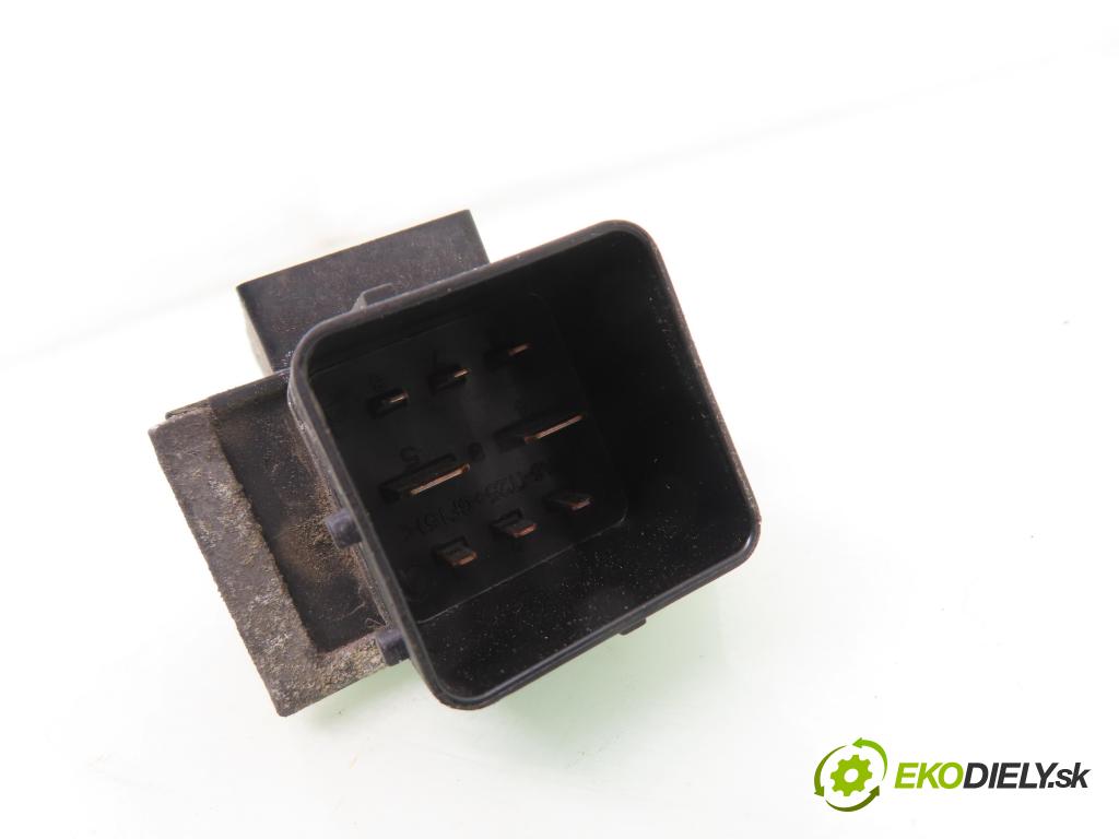 FORD MONDEO IV (BA7) LIFTBACK 2011 103,00 2.0 TDCi 140 - QXBA 1997,00 RELÉ: SWIEC: 9M5Q12A343AA