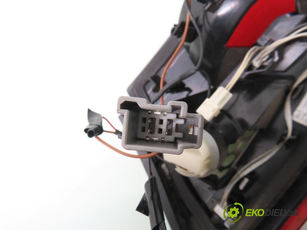 FORD MONDEO IV (BA7) LIFTBACK 2011 103,00 2.0 TDCi 140 - QXBA 1997,00 světlo levé zadní kufr BS7113A603AE