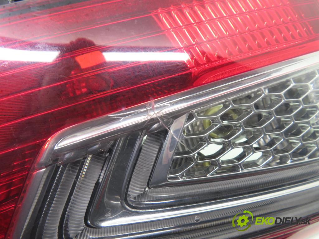 FORD MONDEO IV (BA7) LIFTBACK 2011 103,00 2.0 TDCi 140 - QXBA 1997,00 světlo levé zadní kufr BS7113A603AE