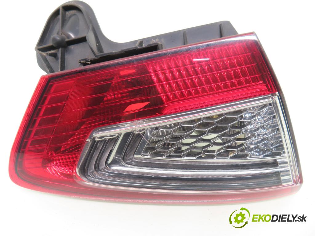 FORD MONDEO IV (BA7) LIFTBACK 2011 103,00 2.0 TDCi 140 - QXBA 1997,00 světlo levé zadní kufr BS7113A603AE