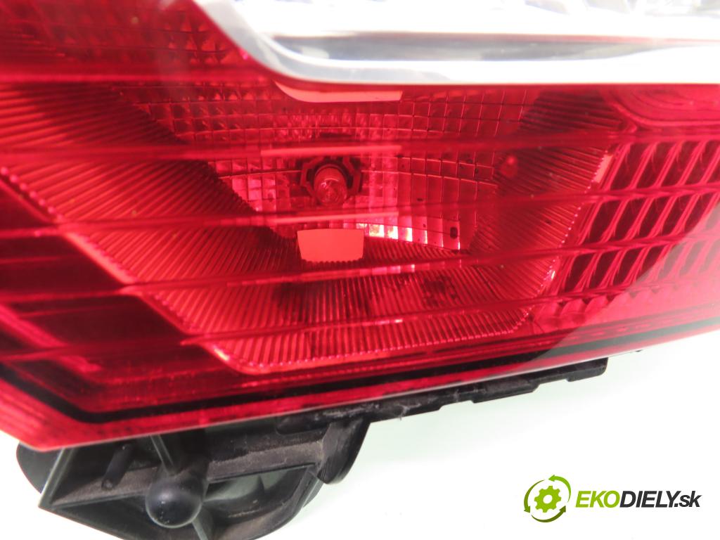 FORD MONDEO IV (BA7) LIFTBACK 2011 103,00 2.0 TDCi 140 - QXBA 1997,00 světlo pravé zadní kufr BS7113A602AE