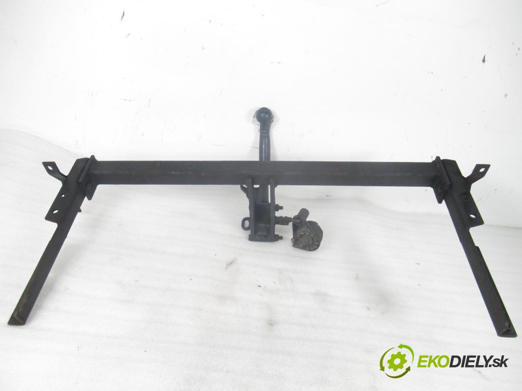 KIA CARENS II (FJ) MINIVAN 2003 93,00 1.8 - TB 1793,00 Hák 