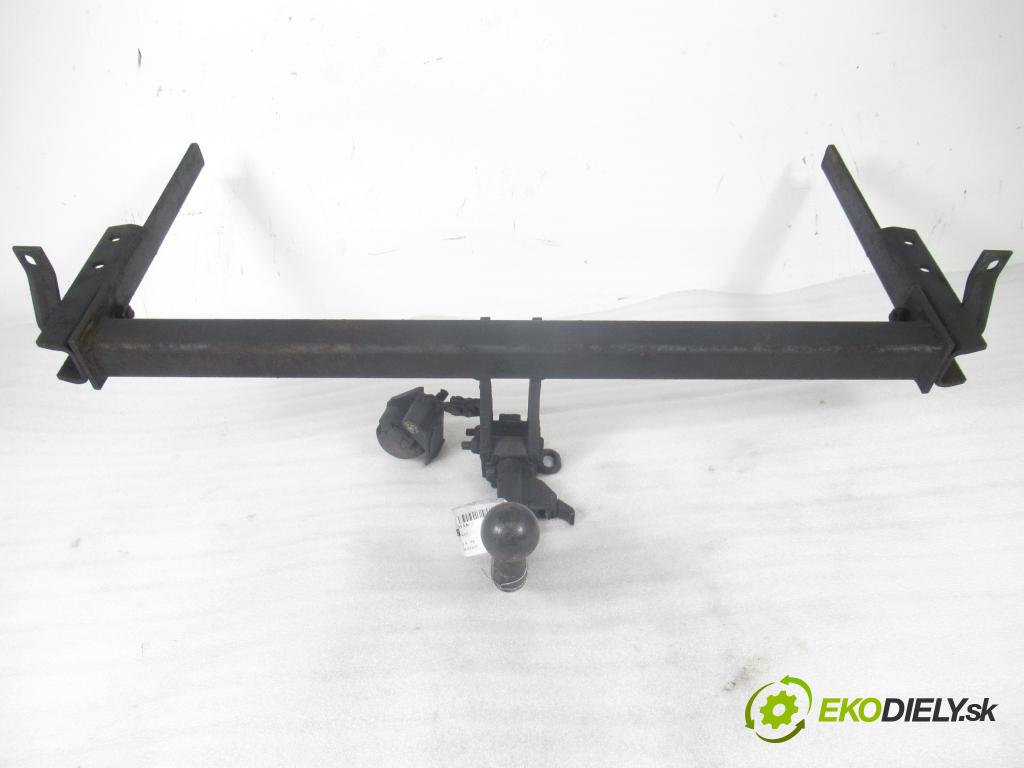 KIA CARENS II (FJ) MINIVAN 2003 93,00 1.8 - TB 1793,00 Hák