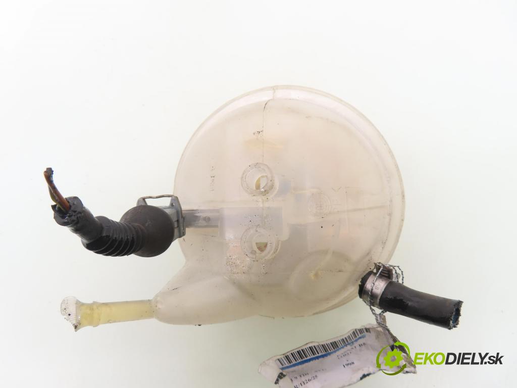 VW PASSAT B5 (3B2) SEDAN 1998 81,00 1.9 TDI - AVG 1896,00 Nádržka KAPALINA: brzdová