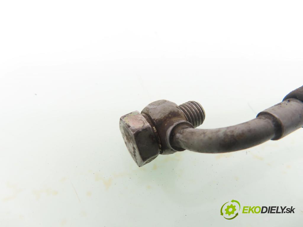 AUDI 80 (8C, B4) SEDAN 1992 85,00 2.0 E 115 - ABK 1984,00 rúrka paliva