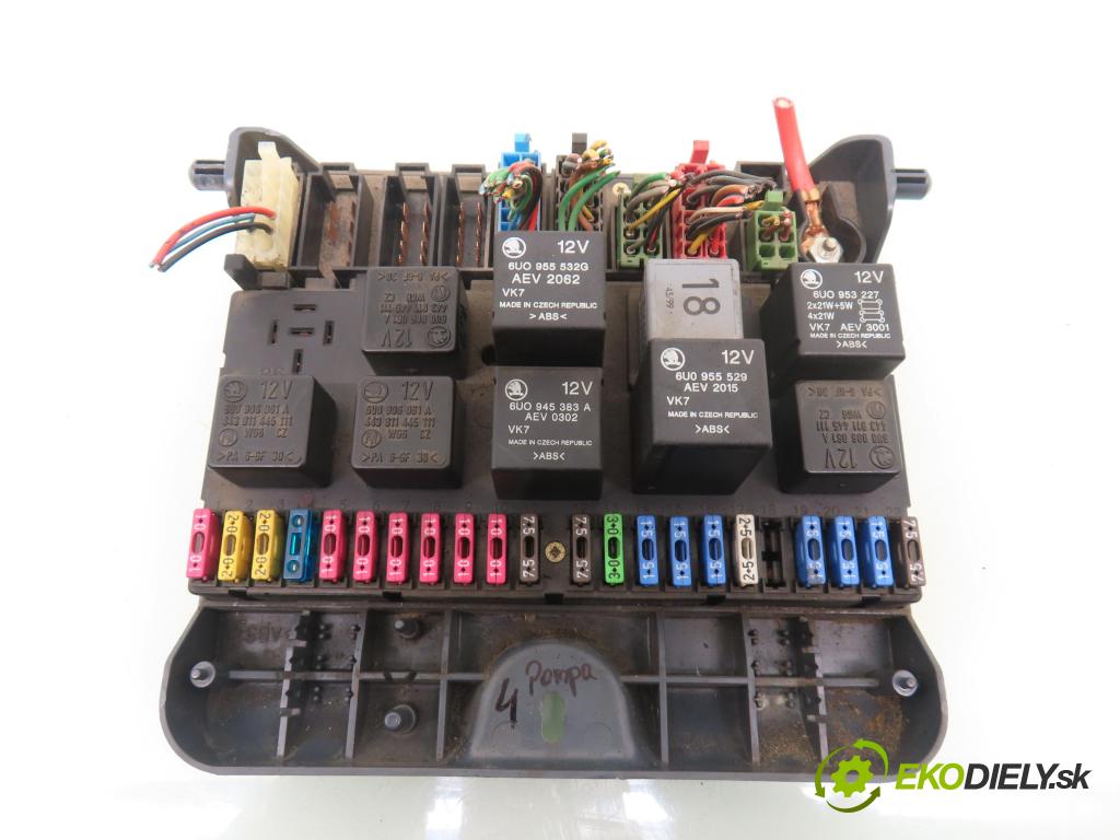 SKODA FELICIA II (6U1) HB 1998 40,00 1.3 - AMG 1289,00 Skrinka POJISTKY: 6U0937025