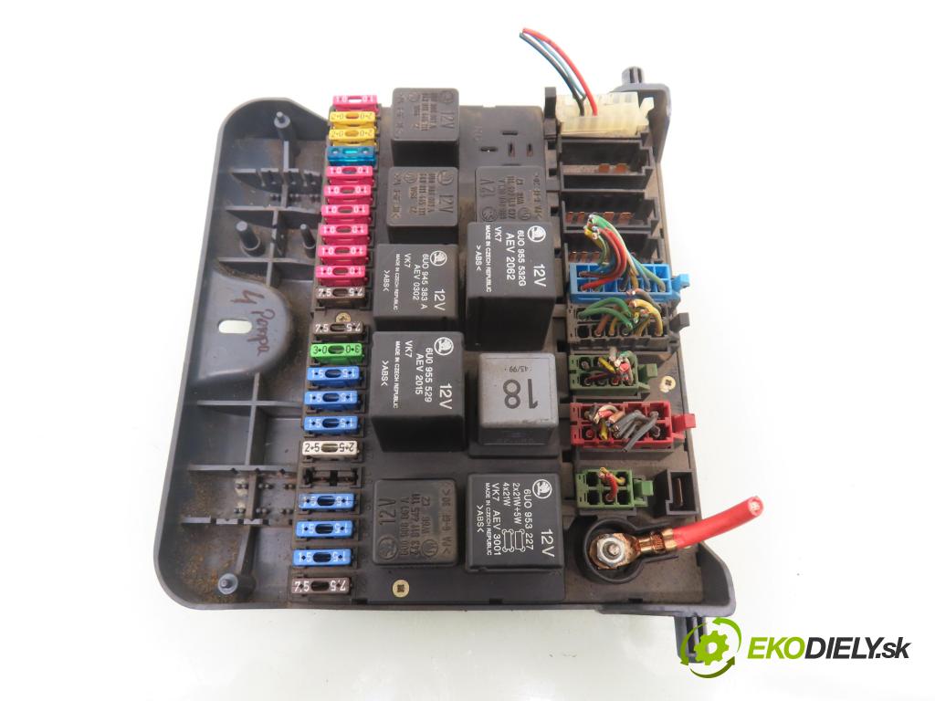 SKODA FELICIA II (6U1) HB 1998 40,00 1.3 - AMG 1289,00 Skrinka POJISTKY: 6U0937025