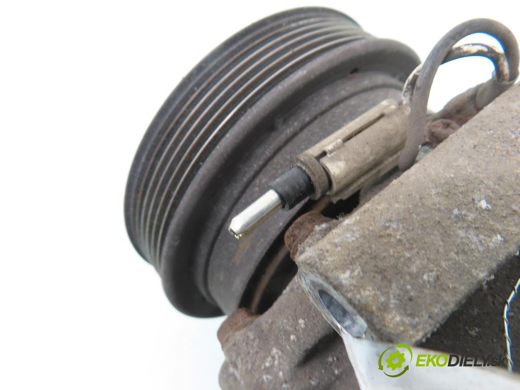 RENAULT CLIO II (BB_, CB_) HB 2002 72,00 1.4 16V (B/CB0P) - K4J 710 1390,00 KOMPRESOR: klimatizace 7700273801 ; 1416F (Kompresor klimatizace)