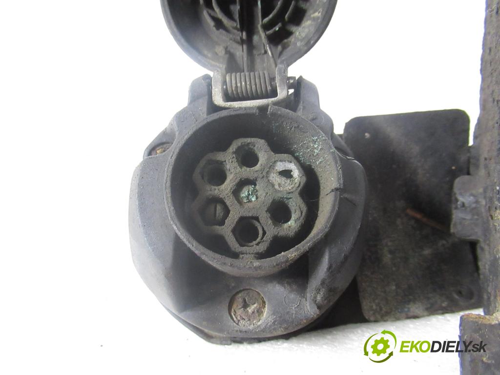 VW PASSAT B5 (3B2) SEDAN 1997 66,00 1.9 TDI - AHH 1896,00 Hák 