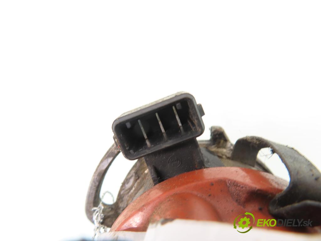 SKODA OCTAVIA I (1U2) SEDAN 1998 55,00 1.6 - AEE 1598,00 rozdělovač ZAPALOVÁNÍ 0237521061 ; 030905205AB